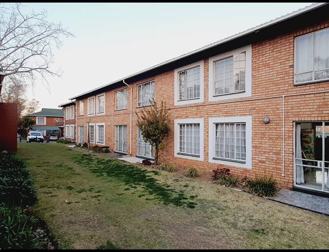 1 BEDROOM APARTMENT TO LET IN HALFWAY GARDENS